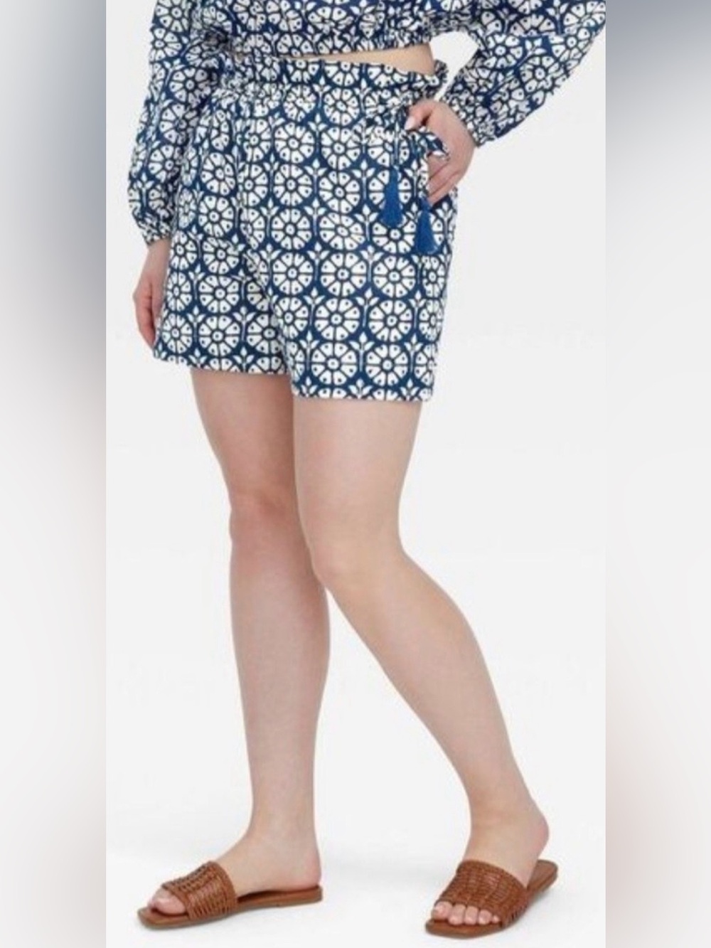 Roller Rabbit Blue Floral Paperbag Drawstring Shorts Blue & White XS